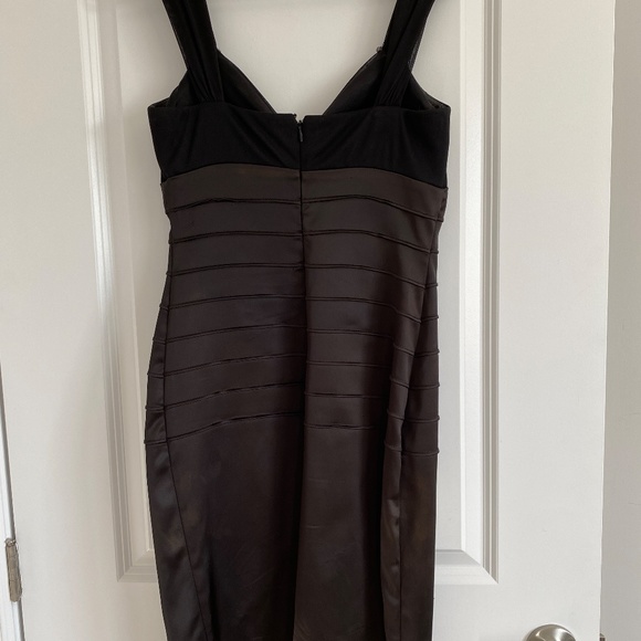 Escape Black Dress - Picture 5 of 5